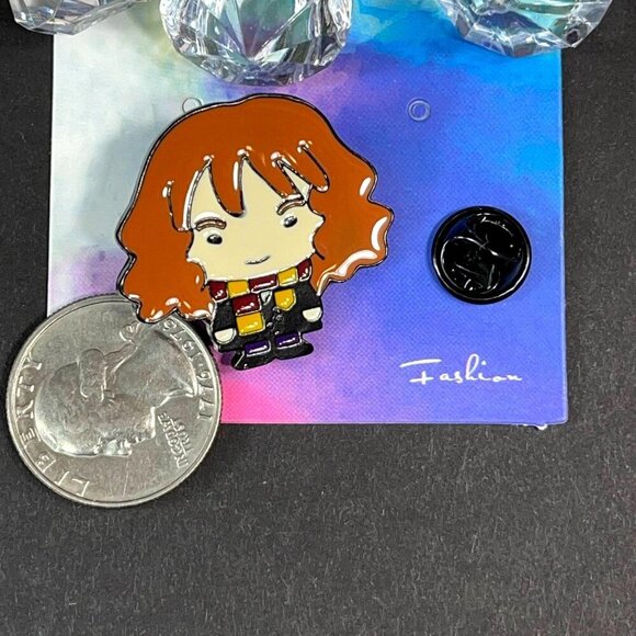 Hermione Red Scarf Lapel Pin Granger Harry Badge Brooch Accessories Jewelry Gift - Picture 2 of 5